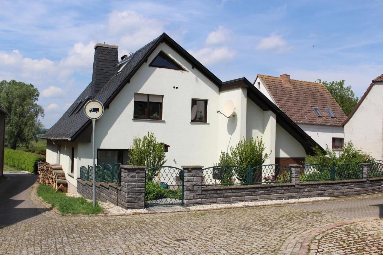 Ferienwohnung Am Fluss Weischutz Exterior photo